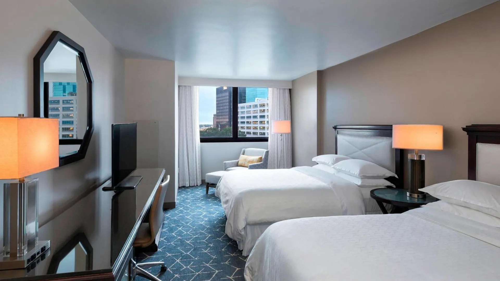 Sheraton Norfolk Waterside Hotel